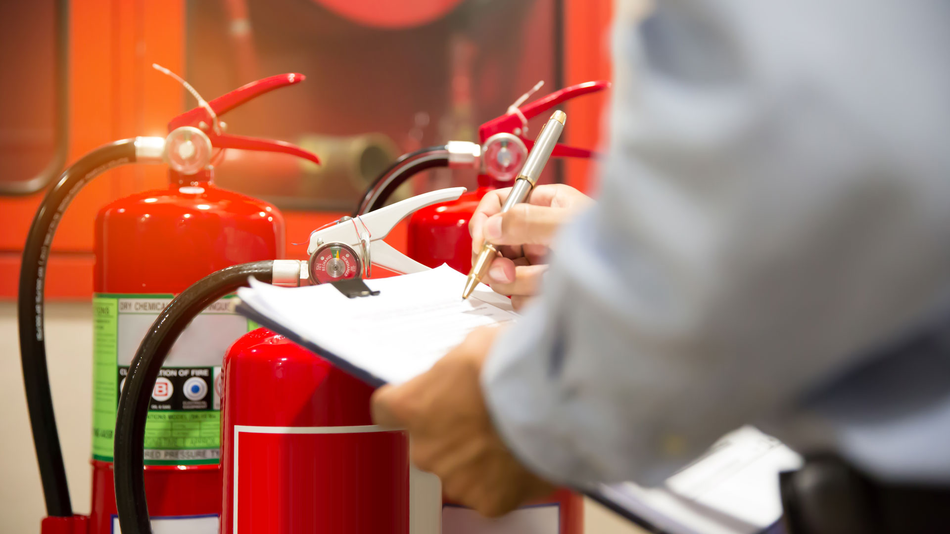 Überprüfung von Brandschutzeinrichtungen im betrieblichen Brandschutz